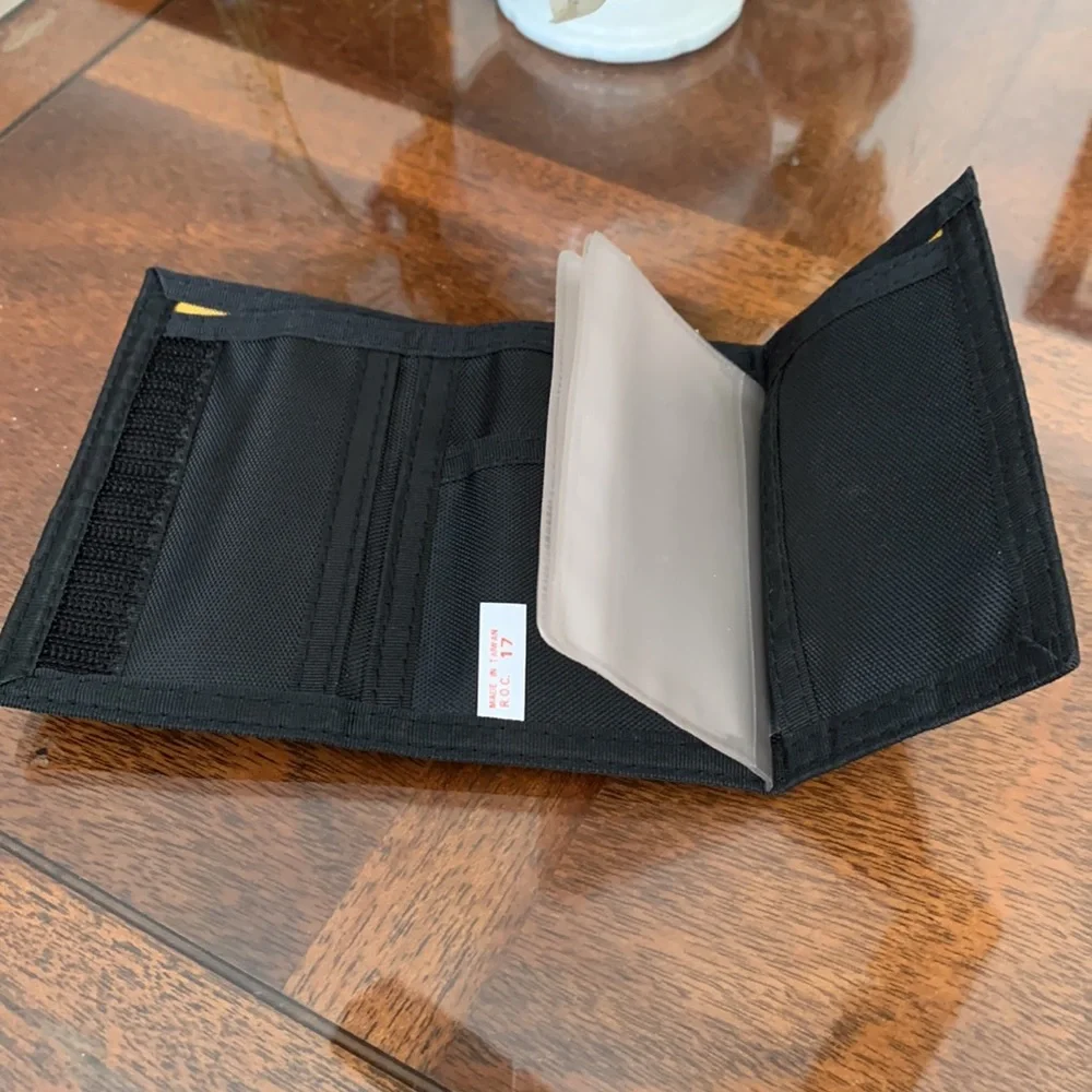 Vintage CLARIDGE CASH PLUS Casino Trifold Nylon Wallet Velcro Promotional 1980s